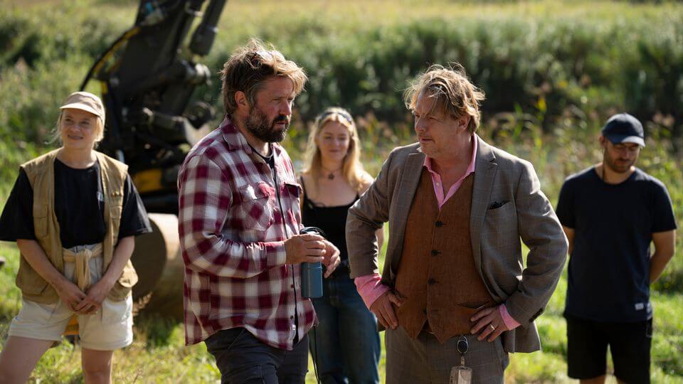 'Danefæ' bliver instrueret af Dagur Kári, der her ses med Anders W. Berthelsen. (Foto: Per Arnesen/TV 2).